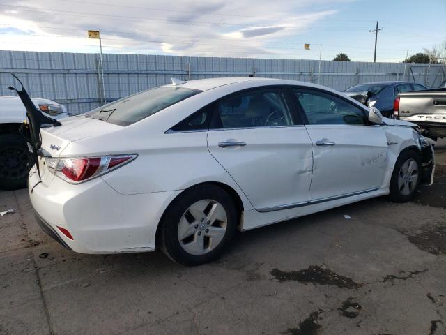 Photo 2 VIN: KMHEC4A46BA005704 - HYUNDAI SONATA 