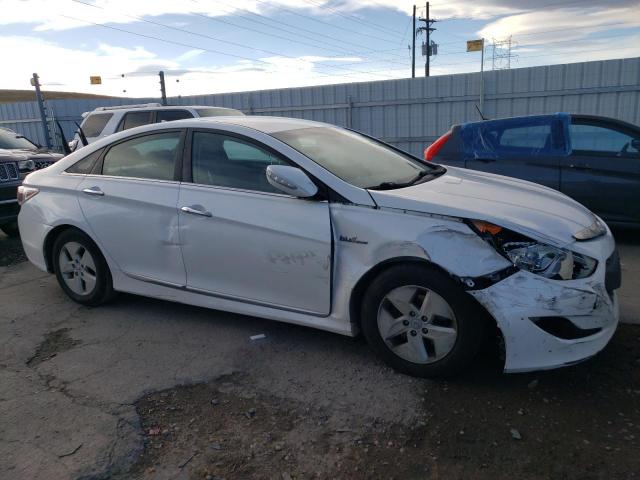 Photo 3 VIN: KMHEC4A46BA005704 - HYUNDAI SONATA 