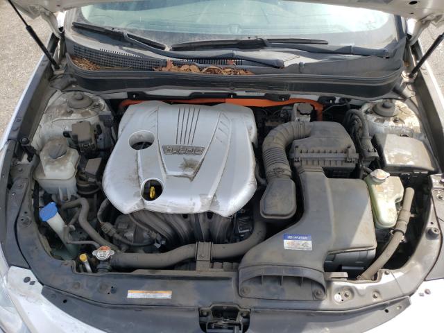 Photo 6 VIN: KMHEC4A46BA017075 - HYUNDAI SONATA HYB 