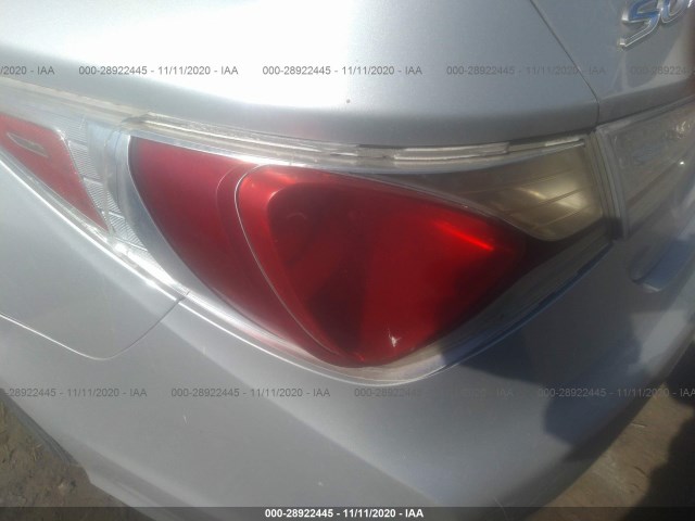 Photo 5 VIN: KMHEC4A46CA026229 - HYUNDAI SONATA 