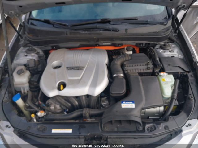 Photo 9 VIN: KMHEC4A46CA028319 - HYUNDAI SONATA HYBRID 