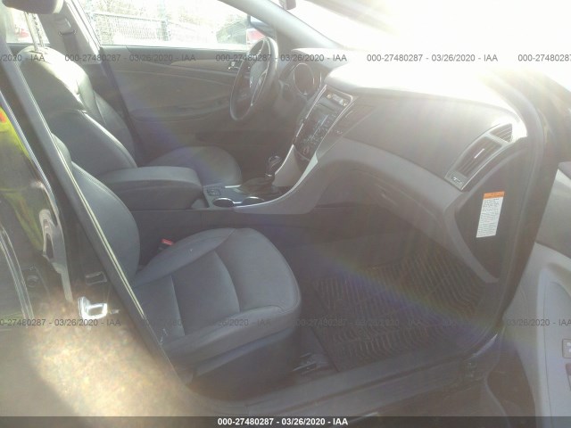 Photo 4 VIN: KMHEC4A46CA056881 - HYUNDAI SONATA 