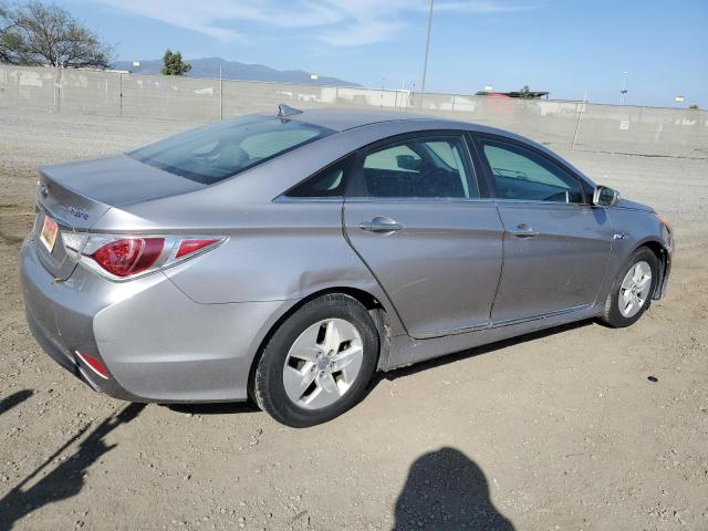 Photo 2 VIN: KMHEC4A46CA058047 - HYUNDAI SONATA 