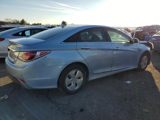 Photo 2 VIN: KMHEC4A46CA059652 - HYUNDAI SONATA 