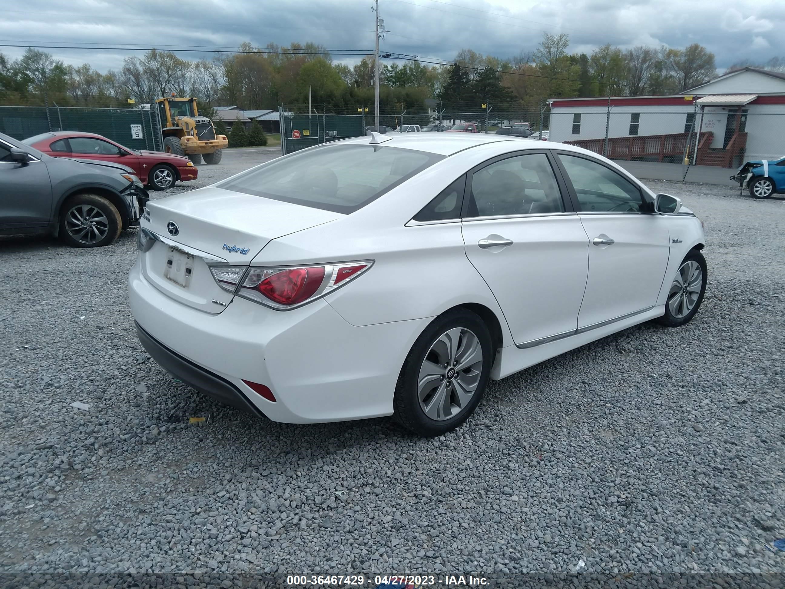 Photo 3 VIN: KMHEC4A46DA100184 - HYUNDAI SONATA 