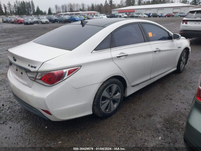 Photo 3 VIN: KMHEC4A47BA015688 - HYUNDAI SONATA HYBRID 