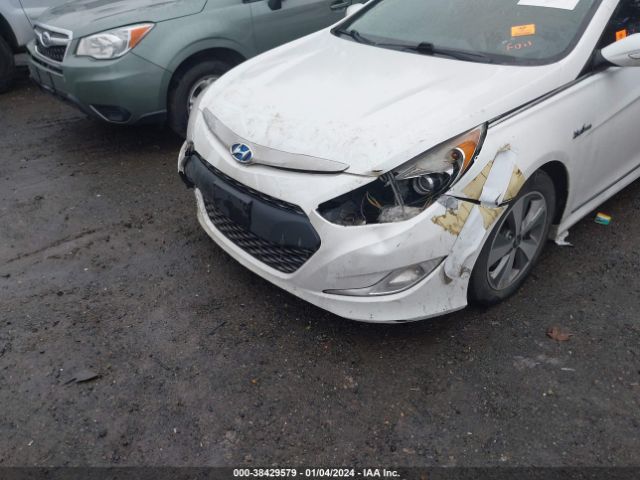 Photo 5 VIN: KMHEC4A47BA015688 - HYUNDAI SONATA HYBRID 