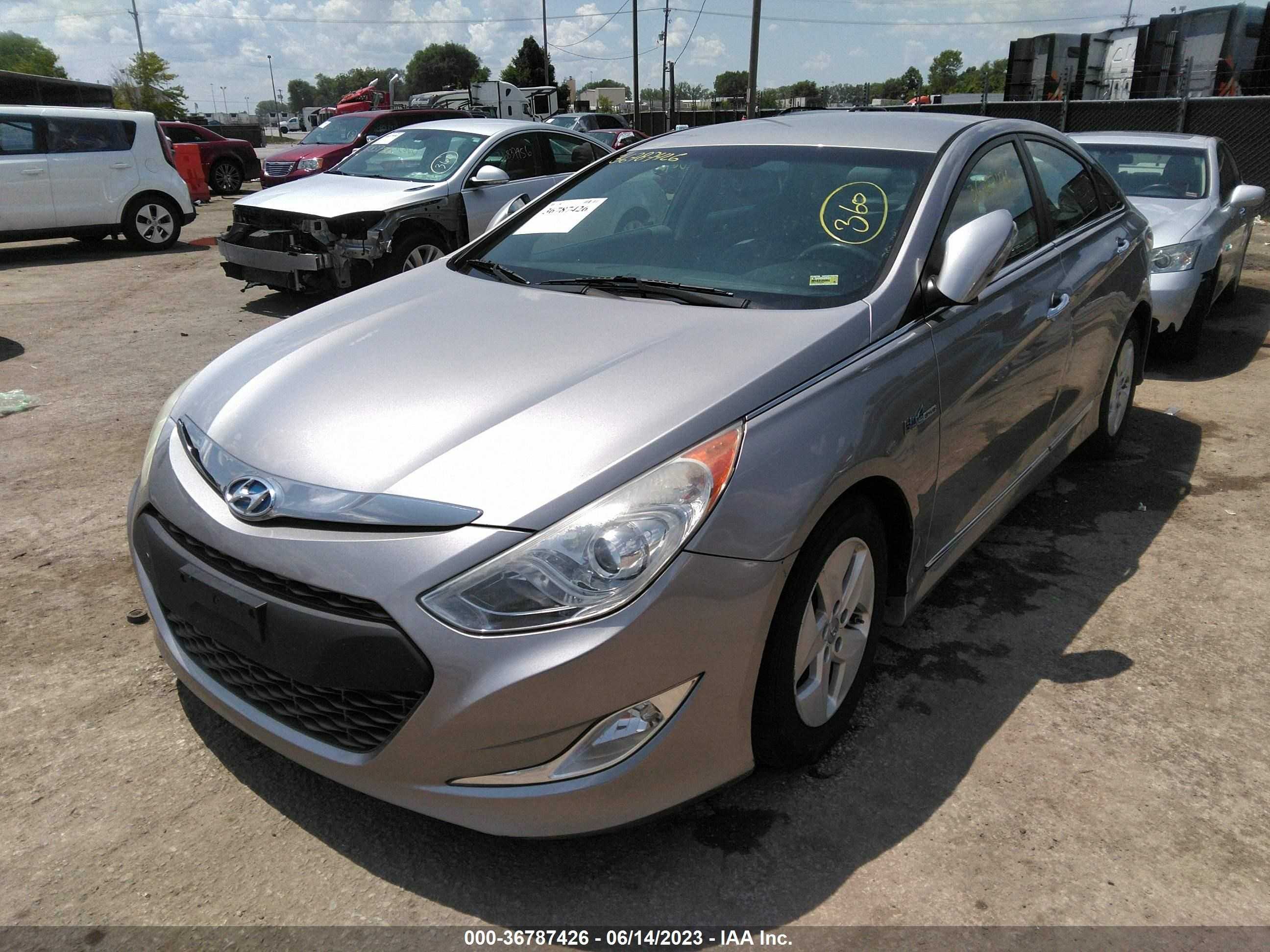 Photo 1 VIN: KMHEC4A47CA023727 - HYUNDAI SONATA 