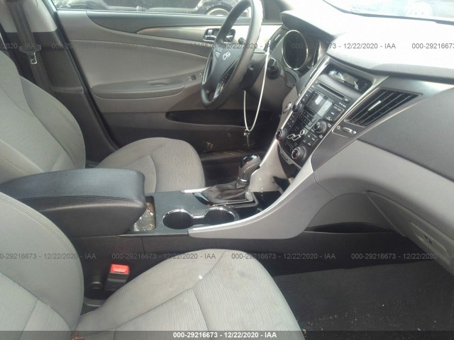 Photo 4 VIN: KMHEC4A47CA024070 - HYUNDAI SONATA 