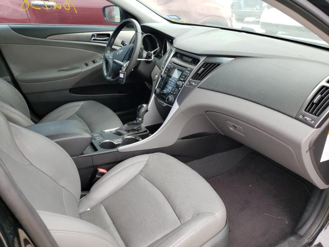 Photo 4 VIN: KMHEC4A47CA031777 - HYUNDAI SONATA 