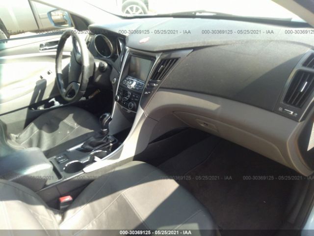 Photo 4 VIN: KMHEC4A47CA039510 - HYUNDAI SONATA 