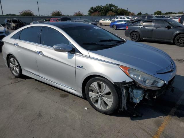 Photo 3 VIN: KMHEC4A47EA103807 - HYUNDAI SONATA 