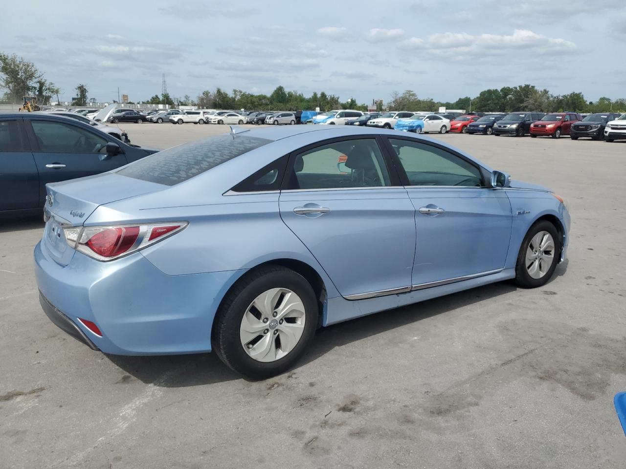 Photo 2 VIN: KMHEC4A47FA122391 - HYUNDAI SONATA 