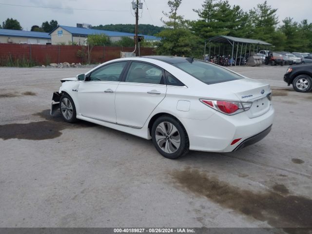 Photo 2 VIN: KMHEC4A47FA131950 - HYUNDAI SONATA 