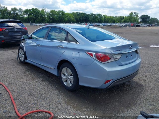 Photo 2 VIN: KMHEC4A47FA135271 - HYUNDAI SONATA 