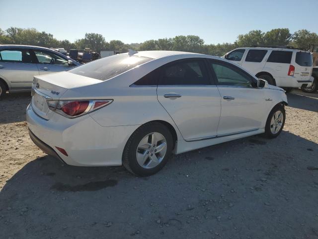 Photo 2 VIN: KMHEC4A48BA002268 - HYUNDAI SONATA HYB 