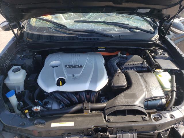 Photo 6 VIN: KMHEC4A48CA027608 - HYUNDAI SONATA HYB 