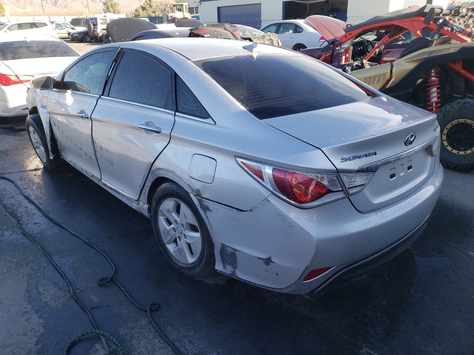 Photo 2 VIN: KMHEC4A48CA042089 - HYUNDAI SONATA HYB 