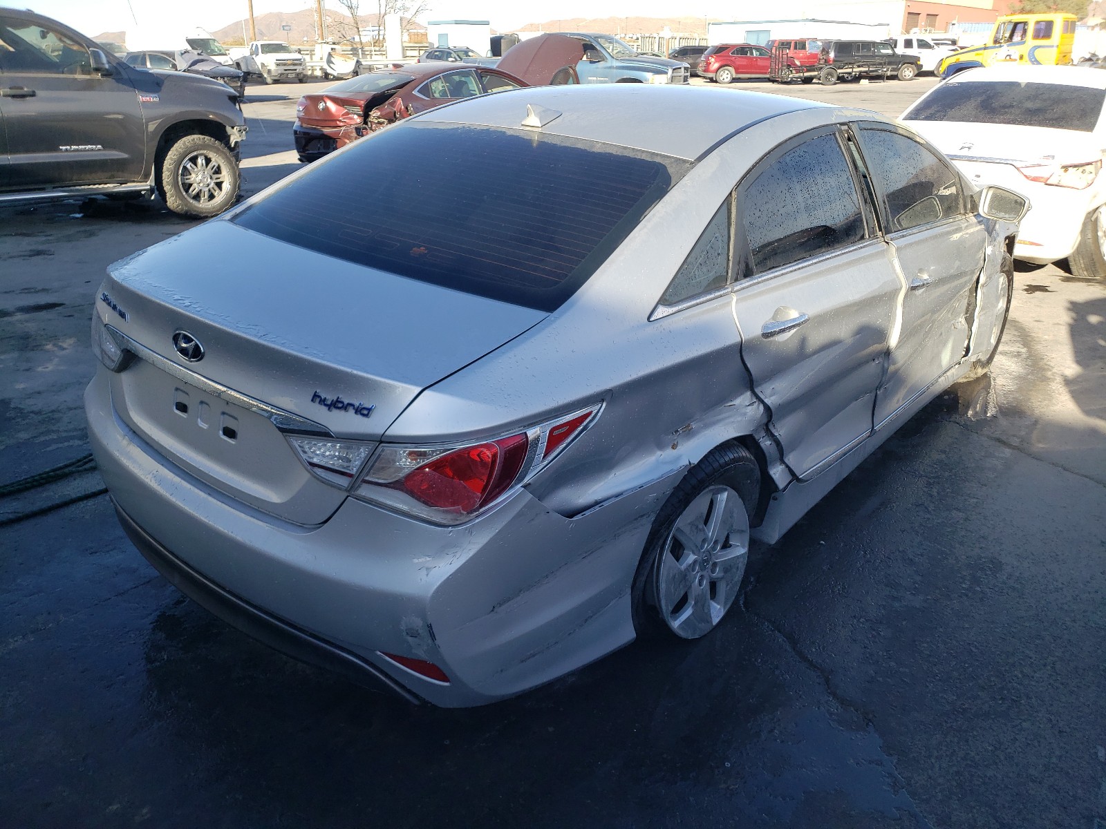 Photo 3 VIN: KMHEC4A48CA042089 - HYUNDAI SONATA HYB 