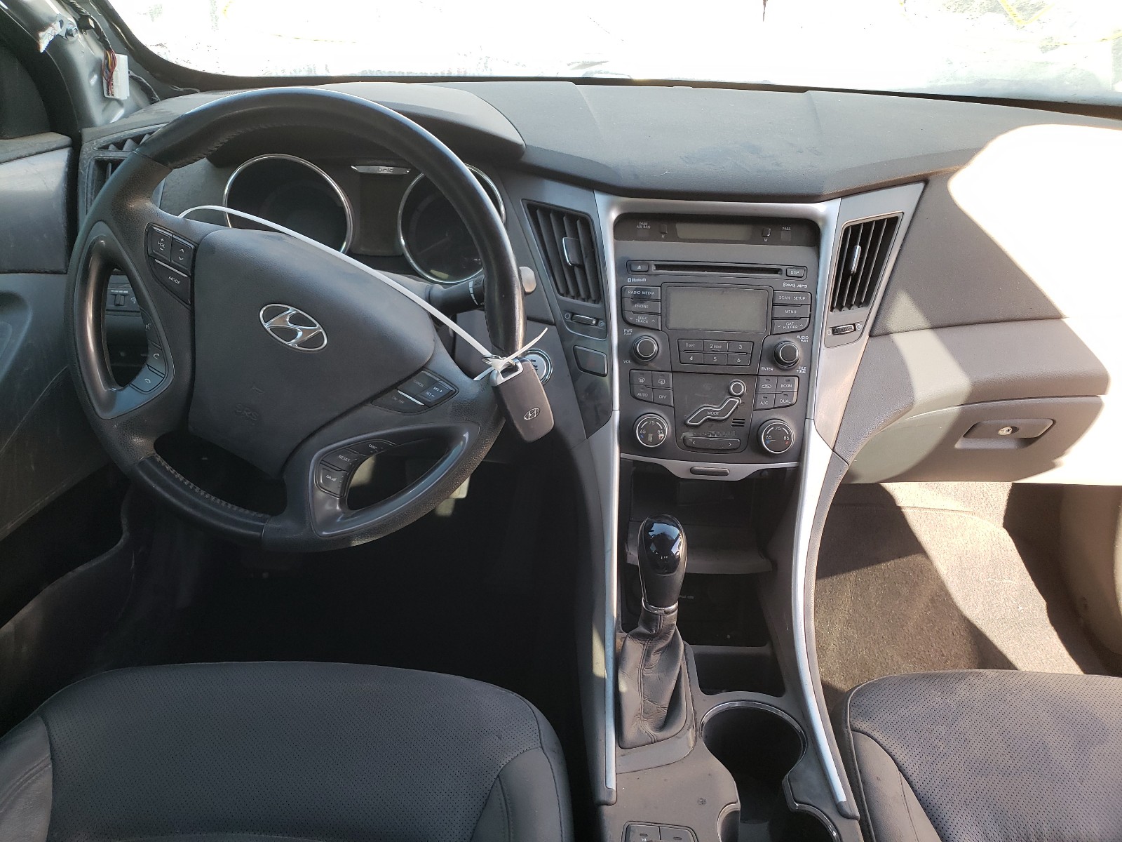 Photo 8 VIN: KMHEC4A48CA042089 - HYUNDAI SONATA HYB 