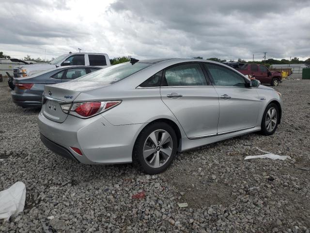 Photo 2 VIN: KMHEC4A48CA054470 - HYUNDAI SONATA 