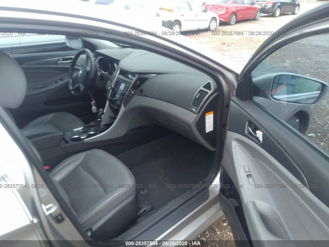 Photo 4 VIN: KMHEC4A48CA060544 - HYUNDAI SONATA 