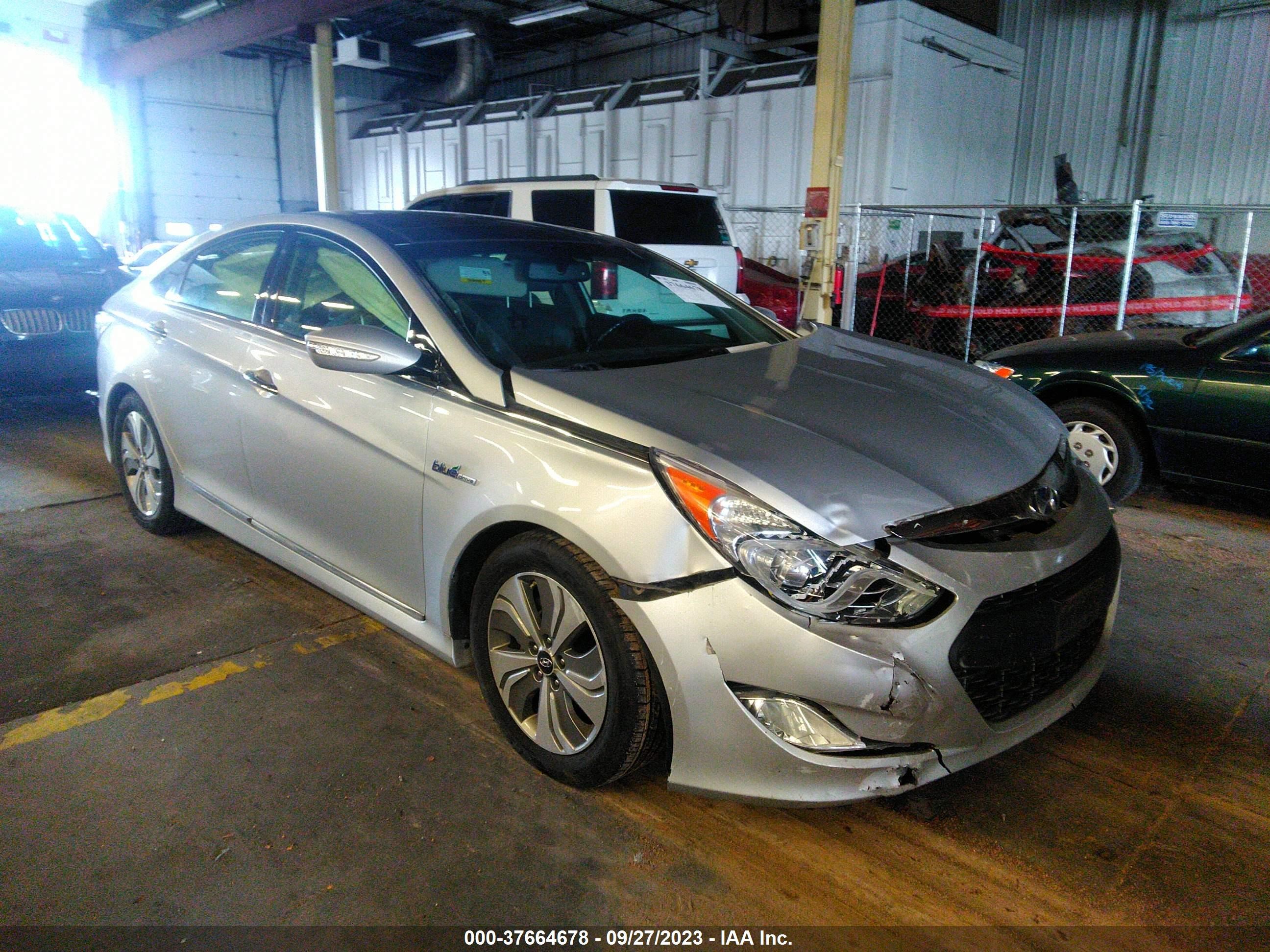 Photo 0 VIN: KMHEC4A48EA105355 - HYUNDAI SONATA 