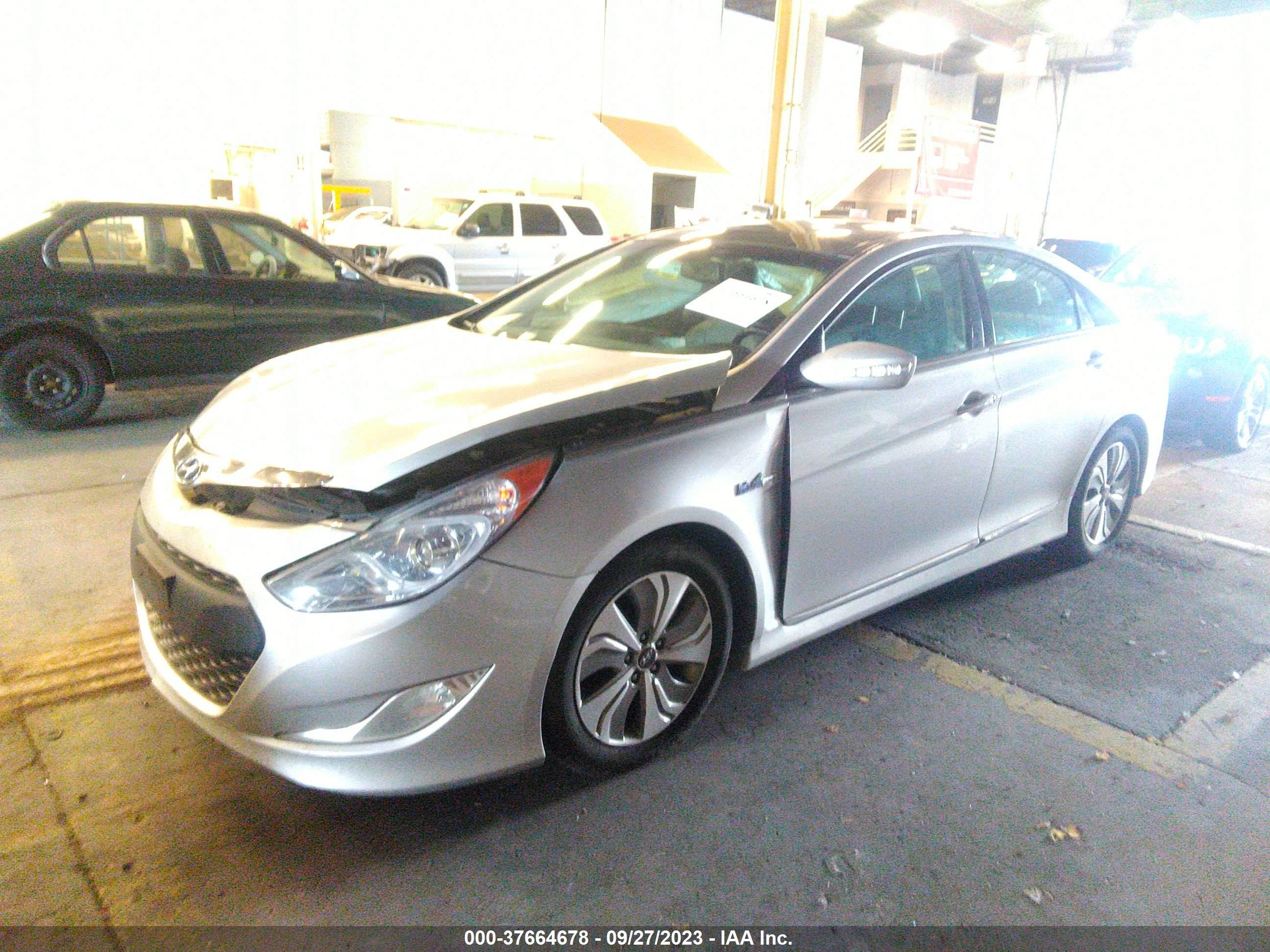 Photo 1 VIN: KMHEC4A48EA105355 - HYUNDAI SONATA 