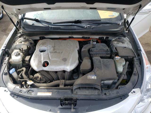 Photo 6 VIN: KMHEC4A48FA118897 - HYUNDAI SONATA HYB 