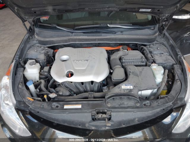 Photo 9 VIN: KMHEC4A48FA121945 - HYUNDAI SONATA 