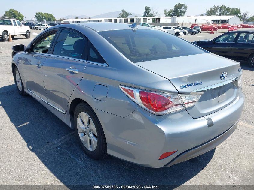 Photo 2 VIN: KMHEC4A48FA138048 - HYUNDAI SONATA 