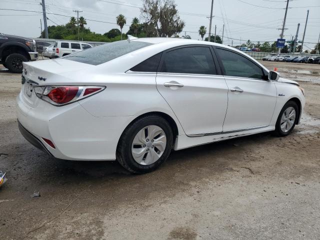 Photo 2 VIN: KMHEC4A48FA138647 - HYUNDAI SONATA 