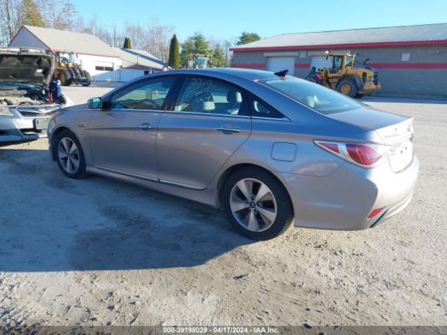 Photo 2 VIN: KMHEC4A49BA003736 - HYUNDAI SONATA HYBRID 