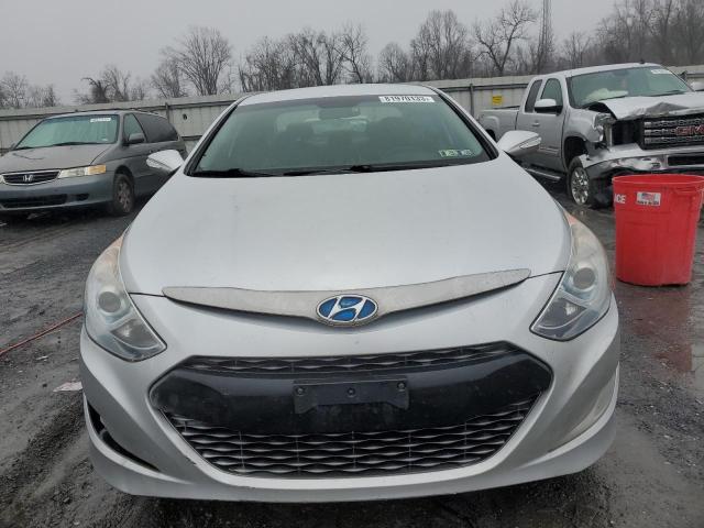 Photo 4 VIN: KMHEC4A49BA004675 - HYUNDAI SONATA 