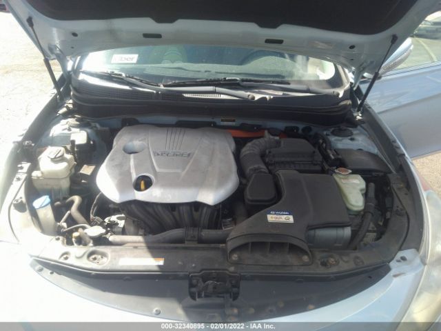 Photo 9 VIN: KMHEC4A49BA004935 - HYUNDAI SONATA 