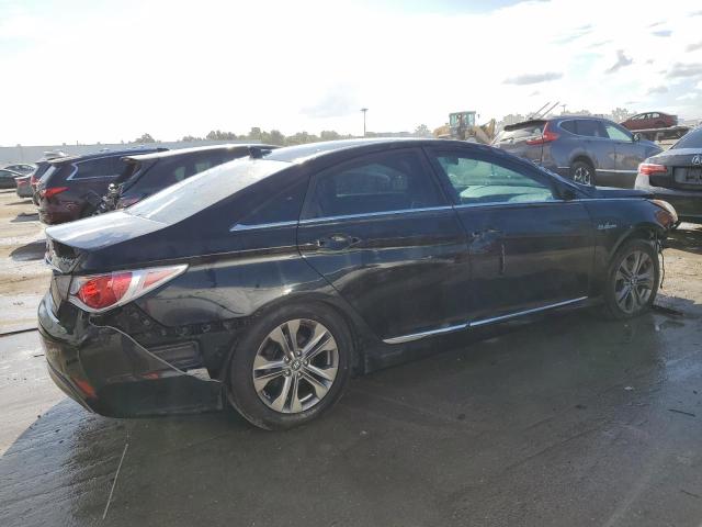 Photo 2 VIN: KMHEC4A49BA006457 - HYUNDAI SONATA 