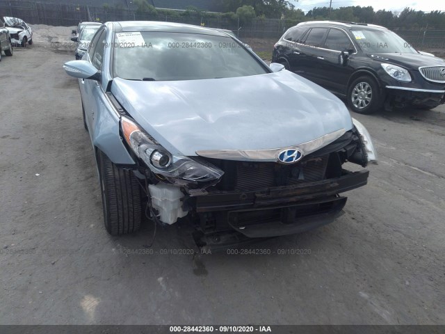 Photo 5 VIN: KMHEC4A49BA008208 - HYUNDAI SONATA 