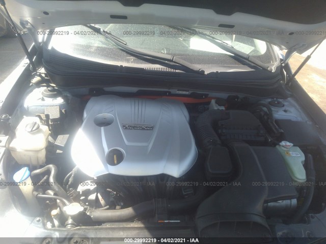 Photo 9 VIN: KMHEC4A49BA018477 - HYUNDAI SONATA 