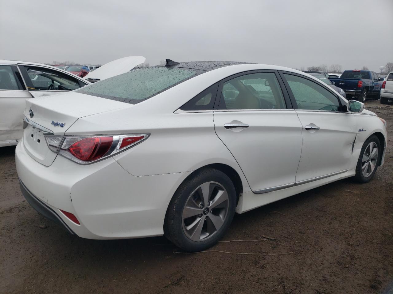 Photo 2 VIN: KMHEC4A49CA031280 - HYUNDAI SONATA 