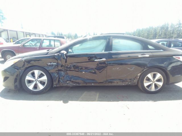 Photo 5 VIN: KMHEC4A49CA038617 - HYUNDAI SONATA 