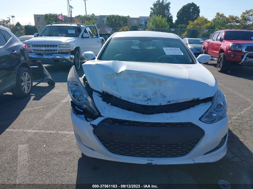 Photo 11 VIN: KMHEC4A49CA044773 - HYUNDAI SONATA 