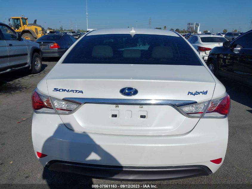 Photo 15 VIN: KMHEC4A49CA044773 - HYUNDAI SONATA 