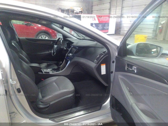 Photo 4 VIN: KMHEC4A49CA047057 - HYUNDAI SONATA 