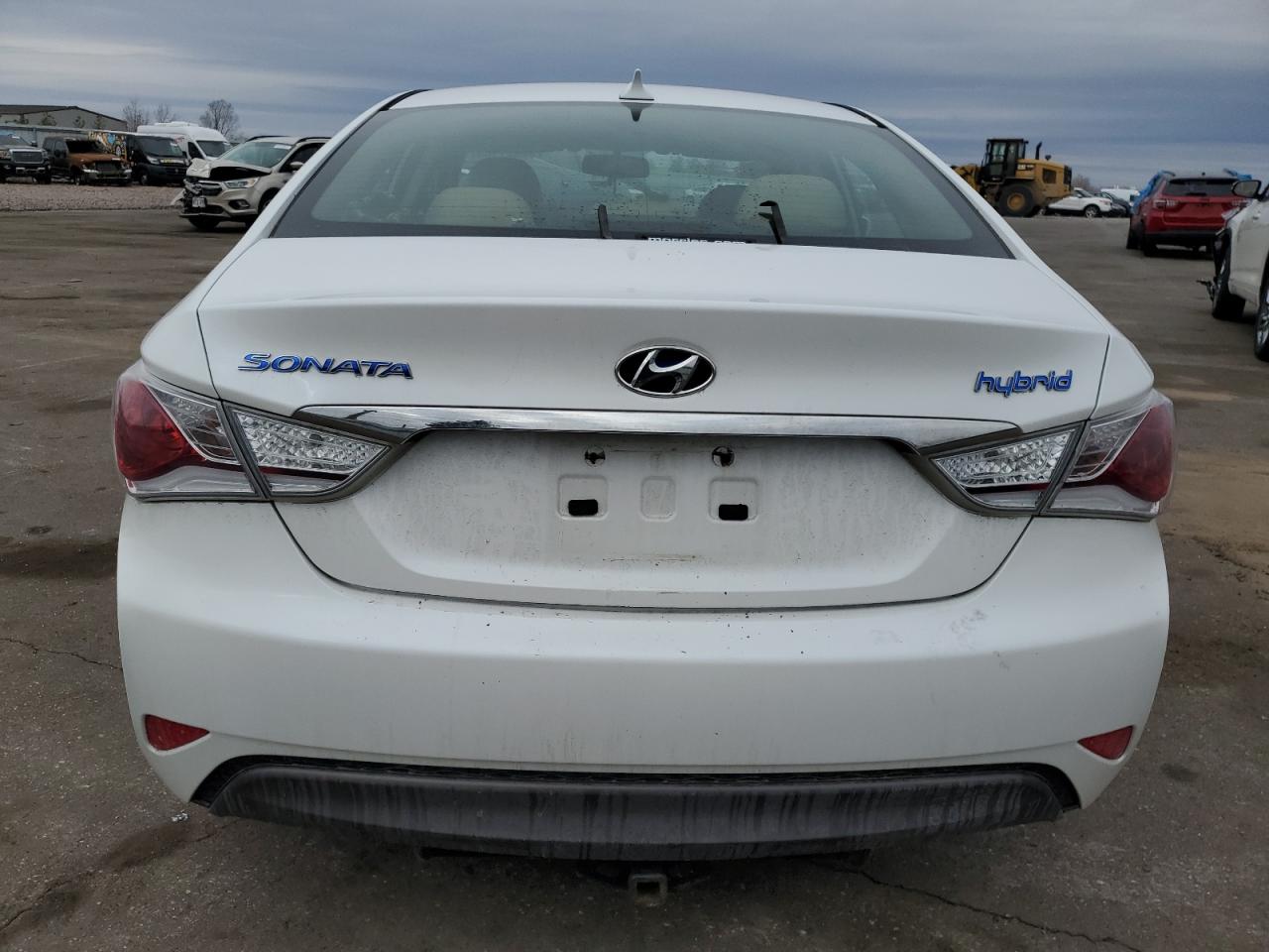 Photo 5 VIN: KMHEC4A49CA055336 - HYUNDAI SONATA 