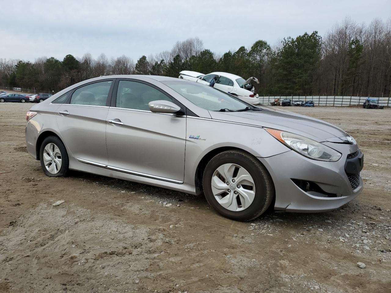 Photo 3 VIN: KMHEC4A49DA087172 - HYUNDAI SONATA 