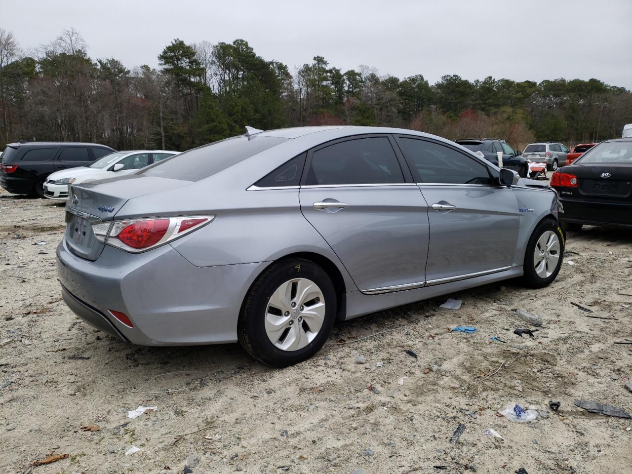 Photo 2 VIN: KMHEC4A49EA117675 - HYUNDAI SONATA 