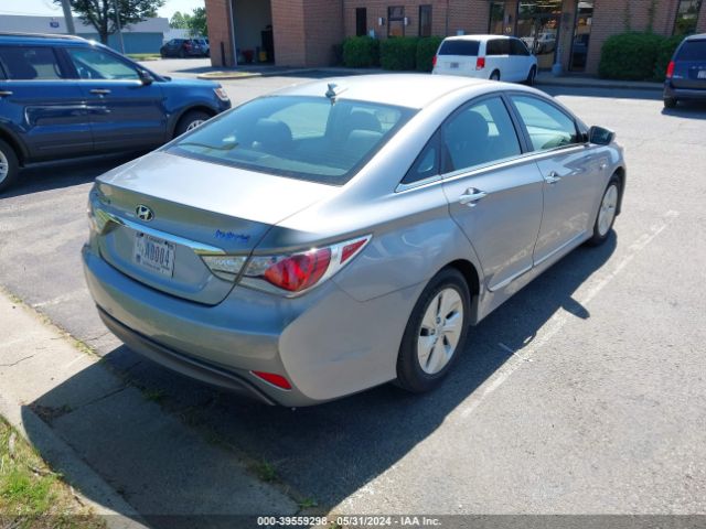 Photo 3 VIN: KMHEC4A49FA120139 - HYUNDAI SONATA 