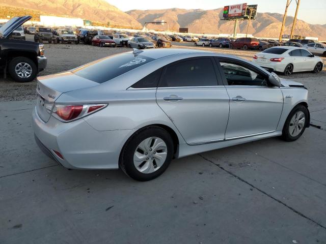 Photo 2 VIN: KMHEC4A49FA124806 - HYUNDAI SONATA 