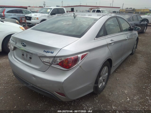 Photo 3 VIN: KMHEC4A4XBA007245 - HYUNDAI SONATA 