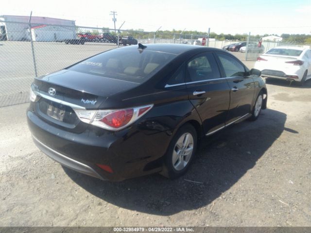 Photo 3 VIN: KMHEC4A4XBA009352 - HYUNDAI SONATA 